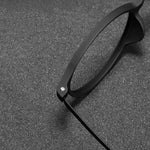 Men's And Women's Fashion Round Titanium Eyeglass Frames
